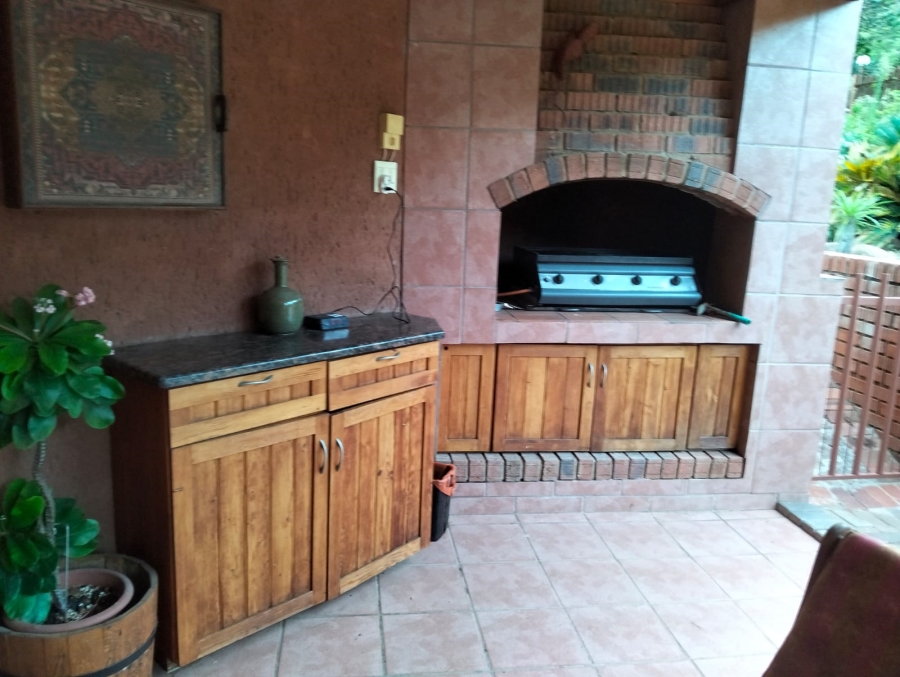 5 Bedroom Property for Sale in Roodekopjes Ah North West